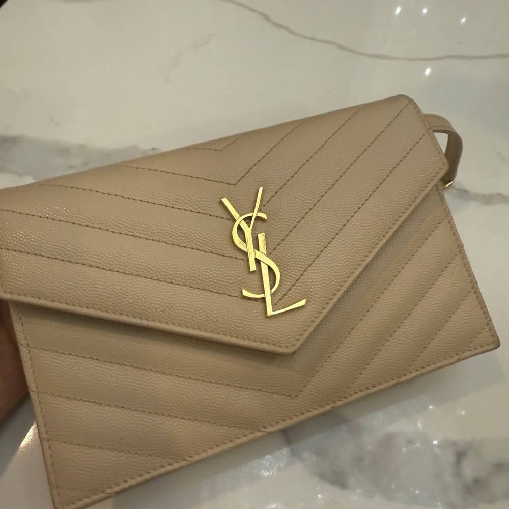 Yves Saint Laurent Cassandra wallet on chain - Picture 3 of 12
